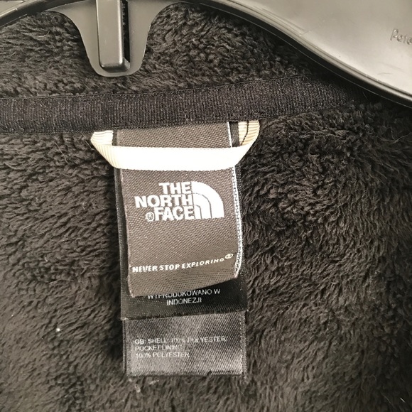 North face black fleece jacket - Picture 3 of 4